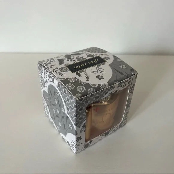 NWT Taylor Swift "August" Ornament - Picture 5 of 16